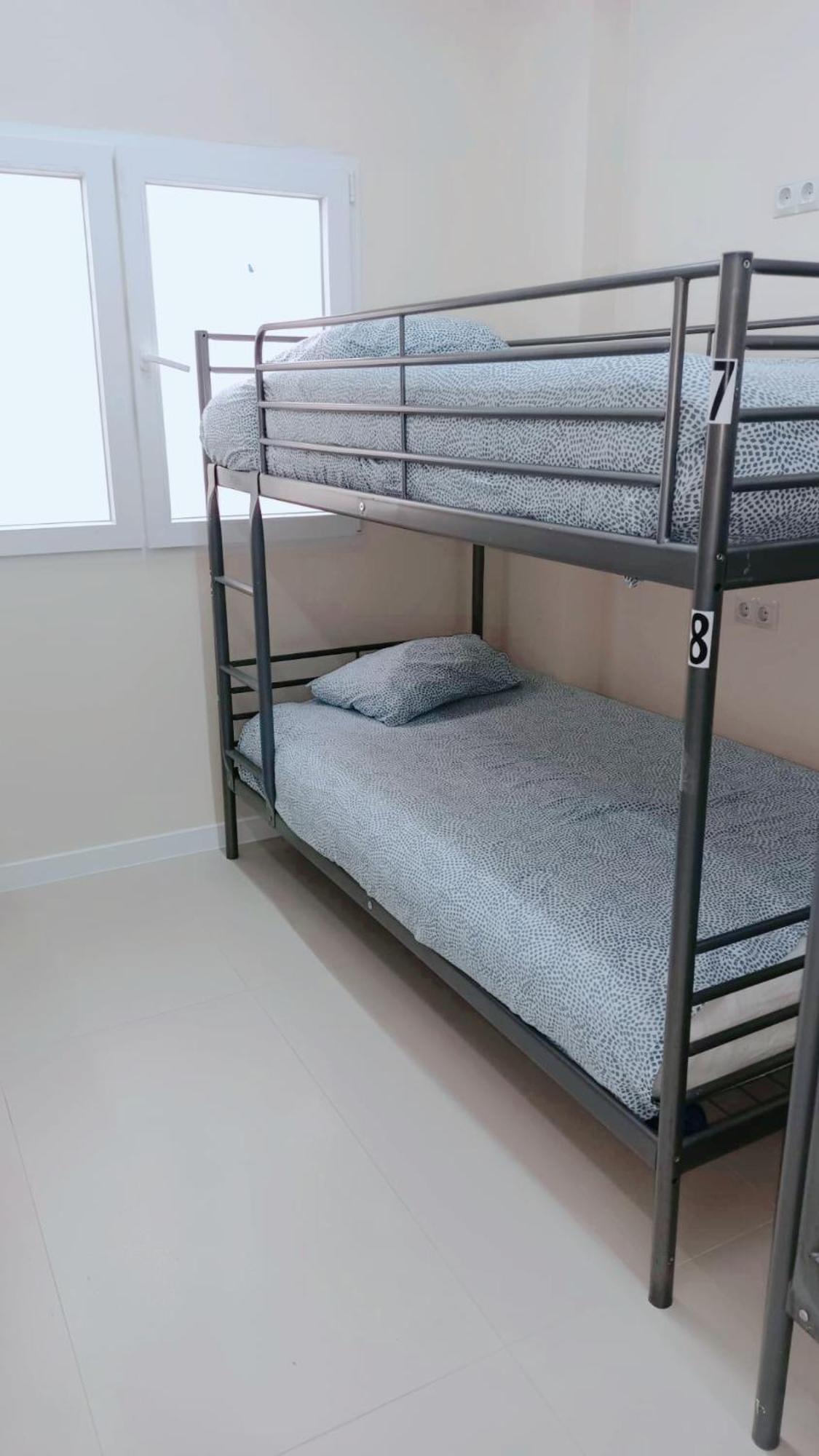 H8 Hostel *